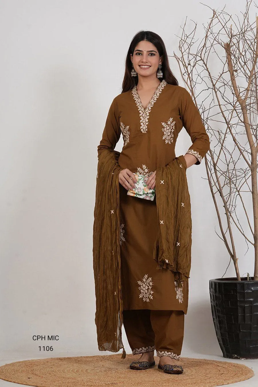 Premium Chanderi Silk Embroidered Kurta Set